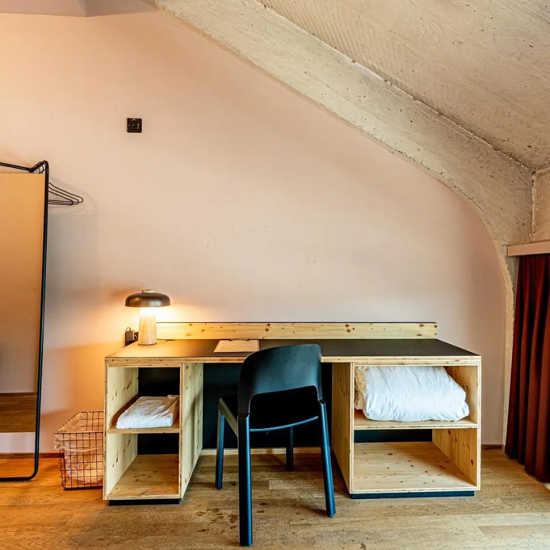 Silo Design & Boutique Hostel Базель